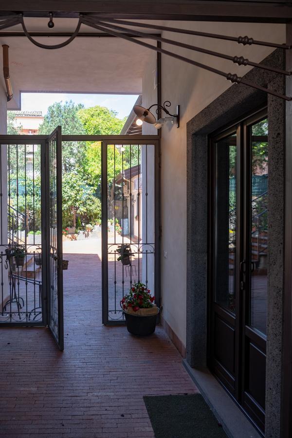 Hotel Domus Giuliae Trecastagni Exterior foto